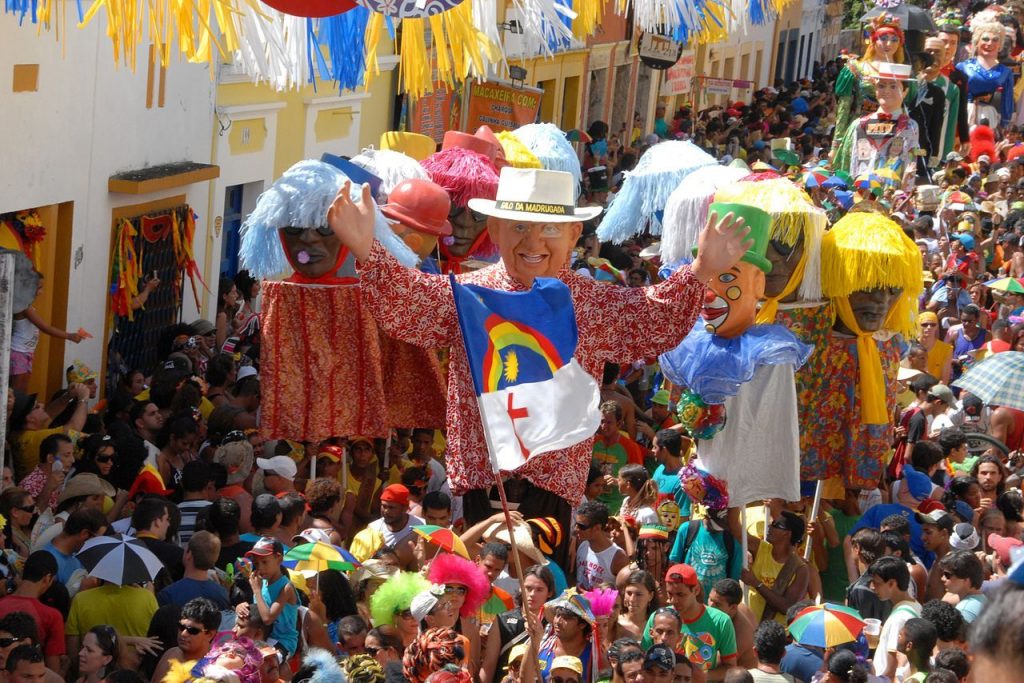 diferenças entre o carnaval no brasil e na itália